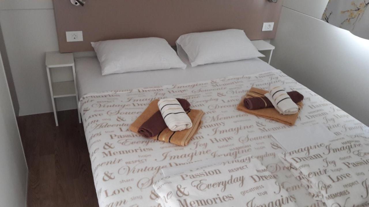Mobile Home Lux Otok Murter Jezera Kültér fotó